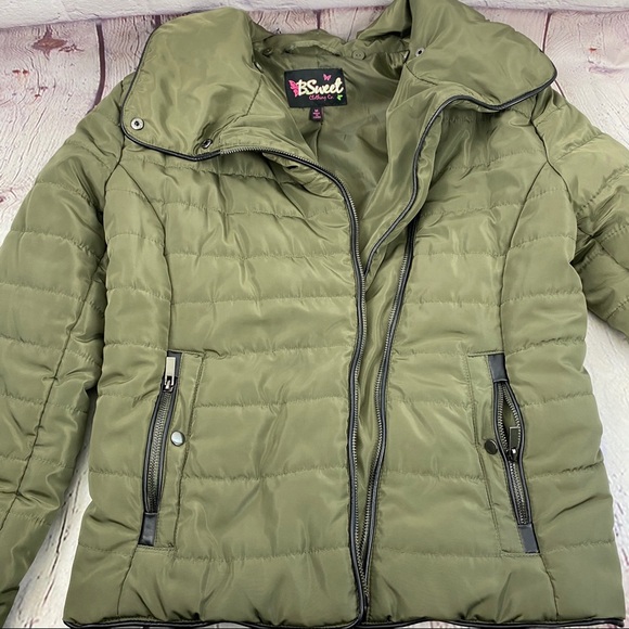 B Sweet olive green jacket size medium - Picture 7 of 11
